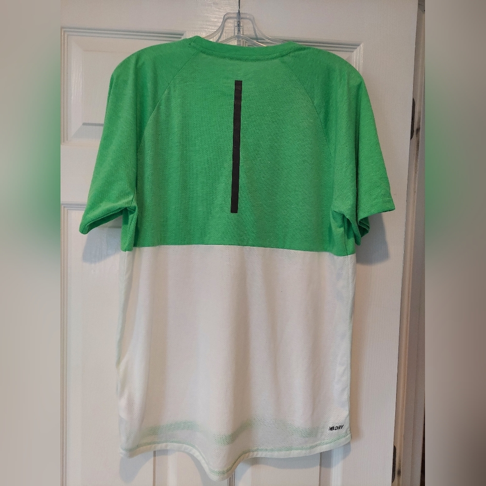 New Balance Men's short sleeve tee short white green graphic bicycle dry-fit L - Picture 5 of 7